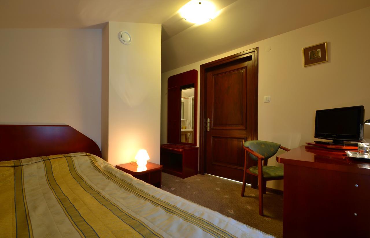 كرينيتسا زدروي Hotel Grant المظهر الخارجي الصورة